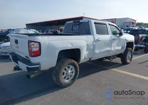 2018 Chevrolet Silverado 2500Hd High Country z USA, uszkodzony, nr VIN 1GC1KXEY6JF199771